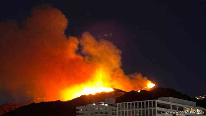 Sunset fire quickly endangers Hollywood Hills near Runyon Canyon