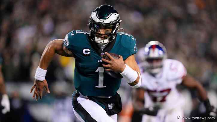 Eagles' Jalen Hurts, dealing with concussion, takes step forward for potential playoffs return