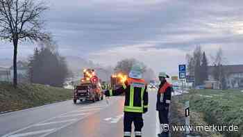 Von Auto erfasst: Fußgängerin bei Unfall auf Bundesstraße getötet 