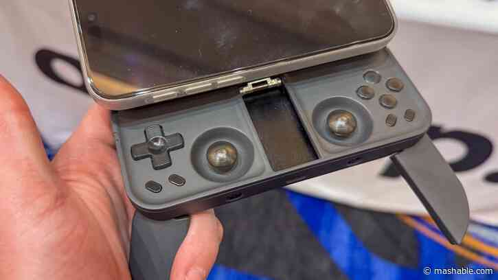 This magnetic controller makes your phone feel like a console