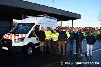 Logistieke team op pad met nieuwe ingerichte bestelwagen