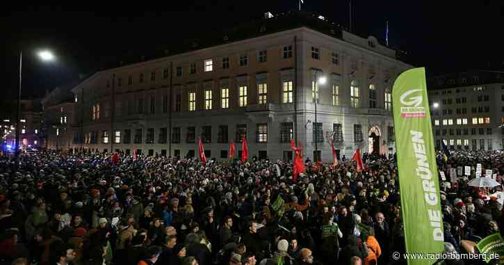 FPÖ und ÖVP verhandeln – Proteste in Österreich