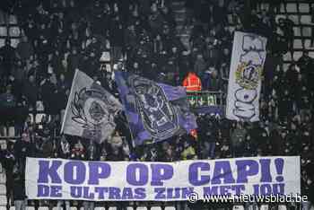 Anderlecht-fans steken geblesseerde Jan Vertonghen hart onder de riem met spandoek: “Kop op capi! De ultra’s zijn met jou”