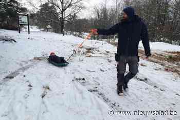 Sneewpret op de Oudsberg: “Huiswerk? Eerst van de Oudsberg slibberen”