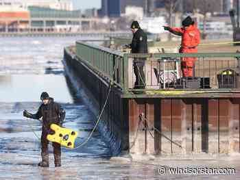 Police conduct search under Detroit River ice in Windsor