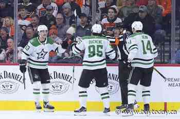 DeSmith stops 27 shots to lead Stars to 6th straight win, 4-1 over Flyers