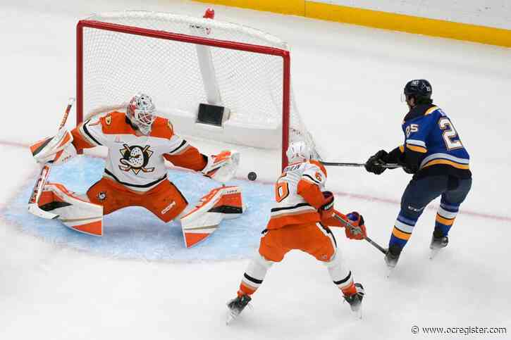 Ducks’ 6-game trip begins with a lopsided loss in St. Louis