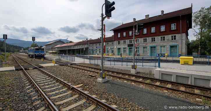 Bahnstrecke nach Bayerisch Eisenstein wird elektrifiziert