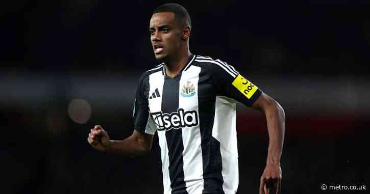 Eddie Howe give update on Alexander Isak after Newcastle star suffers injury scare