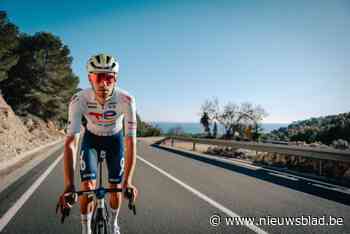 Bioracer op bloesjes van Franse spurtbommen