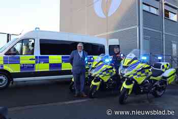 Politie neemt eerste nieuwe voertuigen met Battenburgpatroon in gebruik