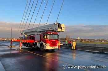 FW-LEV: Eisiger Feuerwehreinsatz auf der Autobahnbrücke Leverkusen