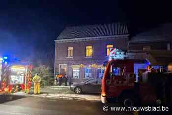 Oververhitte schoorsteen zorgt voor stevige rookontwikkeling in woning: brandweer kan erger voorkomen