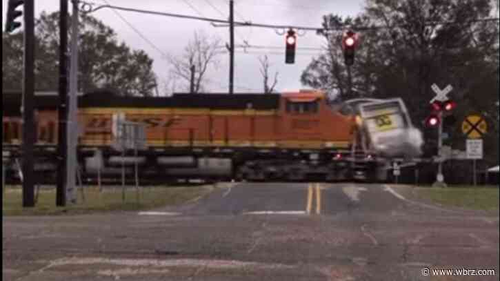 Train collides with 18-wheeler in Tangipahoa Parish, no injuries reported