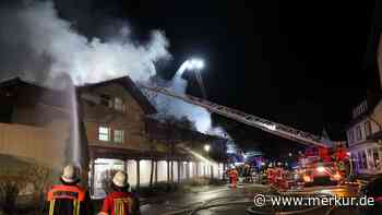 Parkhaus am Bahnhof in Bad Wörishofen stand in Flammen - Keine Verletzten aber hoher Sachschaden