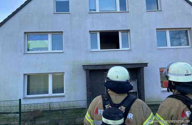 FF Bad Salzuflen: 14 Menschen bei Wohnungsbrand in Breden betroffen / Feuerwehr Bad Salzuflen ist mit 50 Einsatzkräften in der Heldmannstraße im Einsatz