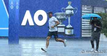 Eerste partij van Suzan Lamens op Australian Open na een set gestaakt wegens hoosbuien