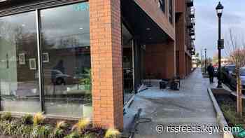 Truck crashes into Gresham coffee shop storefront