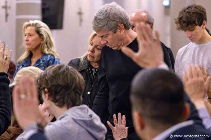 ‘We’re with them in prayer’: A Santa Monica church welcomes worshipers who saw theirs destroyed