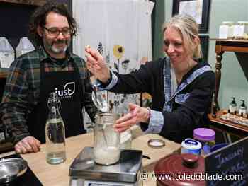 Making sourdough bread worth the wait, class learns in Toledo