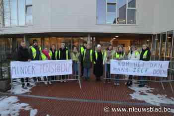 Leerkrachten GBS Sterk houden stakingsactie aan schoolpoort: “School volledig sluiten wilden we  leerlingen en ouders niet aandoen”