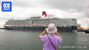 Townsville welcomes famous cruise ship to 'embarrassing' CBD