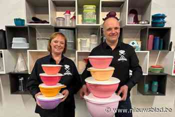 Tupperware failliet, maar verkopers Dirk (52) en Nina (63) worden nog overstelpt met bestellingen: “Sommige klanten willen van alles drie stuks”