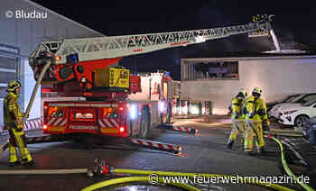 Lagerhalle brennt in Dorsten