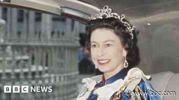 Queen not officially told for years about Palace spy, MI5 papers reveal