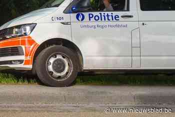 Auto tegen verlichtingspaal op Genkersteenweg in Hasselt