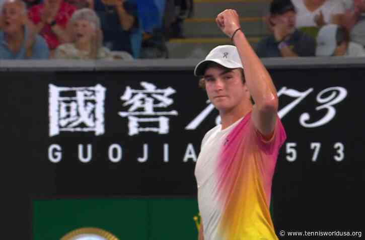 Joao Fonseca shocks Andrey Rublev with crazy forehand