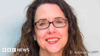 Rotherham council chief announces departure