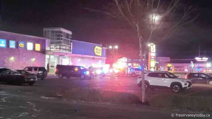 Man suffers serious injuries after being stabbed near Best Buy in Chilliwack Tuesday night: RCMP