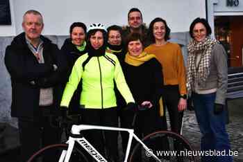 Leerkrachten De Vinderij fietsen tegen kanker: “Team 4Vicory zet vrouwen op de fiets”