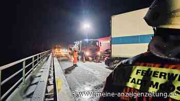 Schwerer Verkehrsunfall auf der A92 fordert zwei Todesopfer – Feuerwehr im Großeinsatz