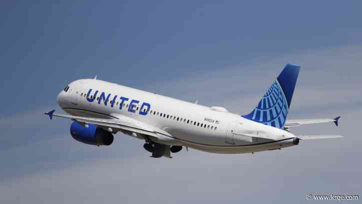 United Airlines flight returns to O'Hare after hitting coyote during takeoff