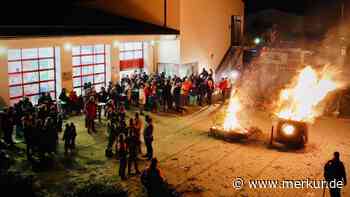 Hier gehen 500 Christbäume in Flammen auf