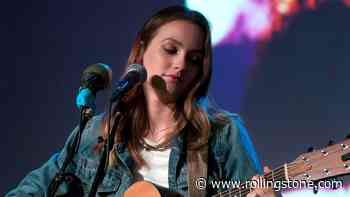 Leighton Meester’s ‘Heartstrings’ Album Returns to iTunes Charts After L.A. Fire Home Loss