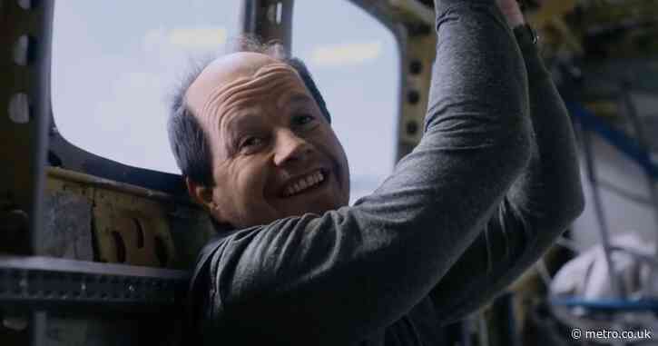 Mark Wahlberg ‘upsets’ bald men everywhere with questionable prosthetic