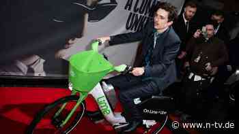 Zur Premiere auf zwei Rädern: Timothée Chalamet muss für Fahrrad-Aktion blechen