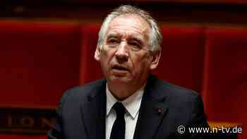 Dank der Sozialisten: Frankreichs Ministerpräsident Bayrou übersteht Misstrauensvotum