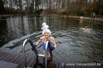 IN BEELD: 45ste winterfeest Deurnese IJsberen: “Een duik in water van 3,2 graden doet je even alles vergeten”