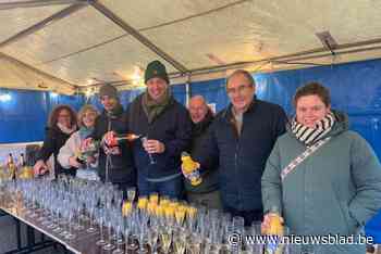 Cava en fruitsap op nieuwe jaar met twee weken vertraging