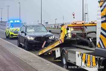 Bestuurder gearresteerd na achtervolging, politiewagen betrokken bij aanrijding