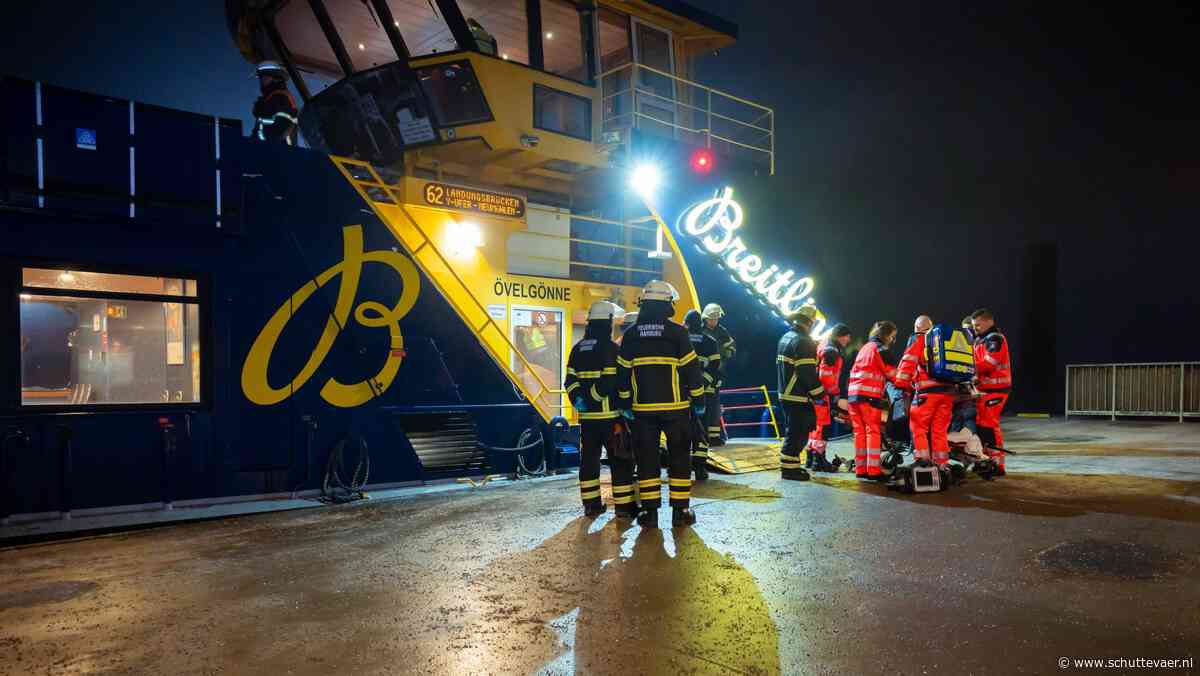 Gewonden bij zware aanvaring met veerpont op Elbe