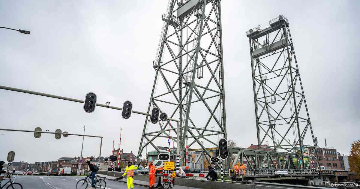 VVD wil dat hefbrug Waddinxveen weer vol blauw wordt aangelicht