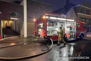 Brand vernielt dak van kledingwinkel Damart in Oudenaarde: “Dankzij alerte omwonende is erger voorkomen”