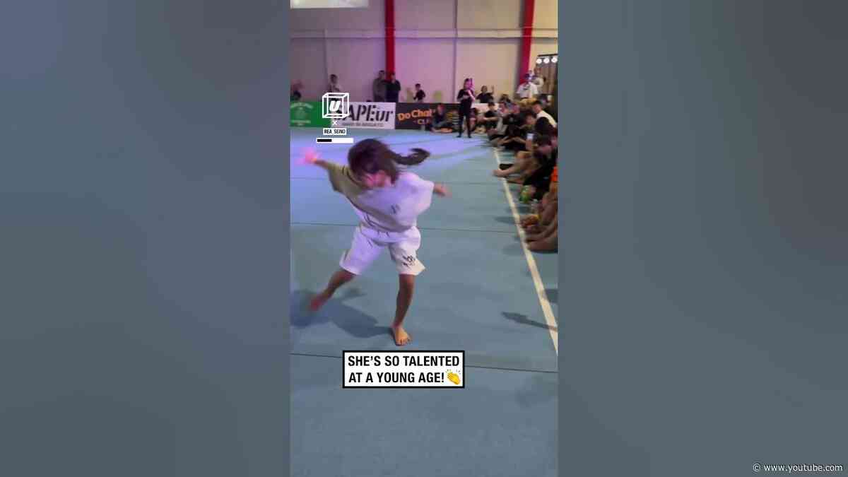 Martial arts meets gymnastics 🥋🤸           🎥: Instagram / rea_seino