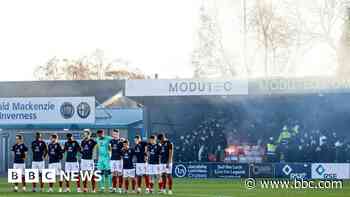 Ross County condemn jeers during Denis Law silence