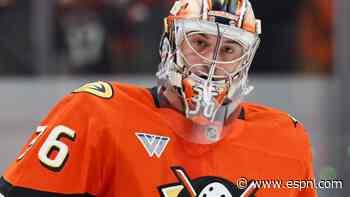 Goaltender Gibson exits as Ducks beat Predators